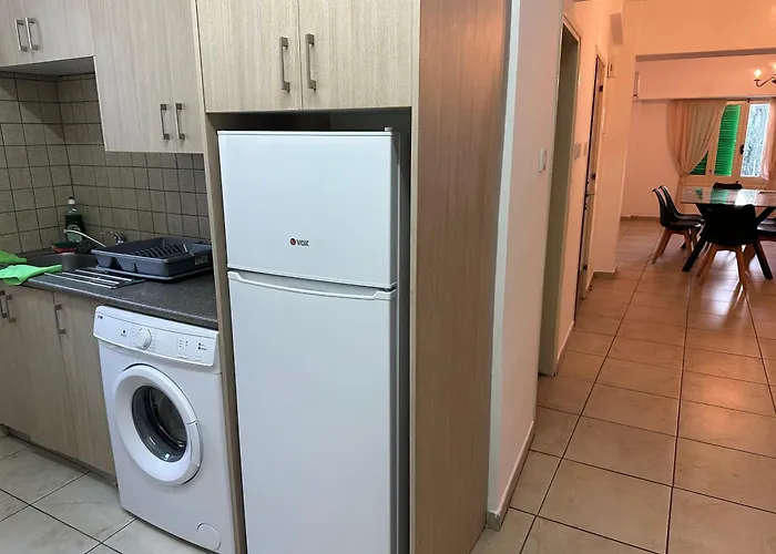 Center * 尼科西亚